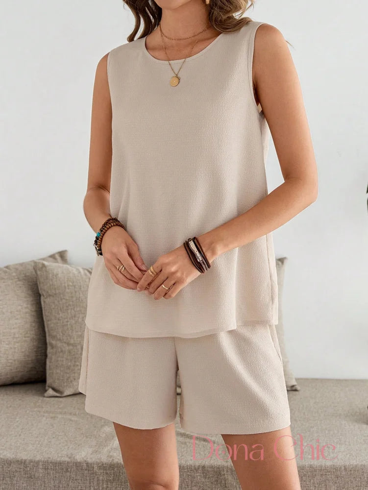 Conjunto Blusa Botões Nas Costas E Short De Cintura Alta Conjunto Blusa Botões Nas Costas E Short De Cintura Alta