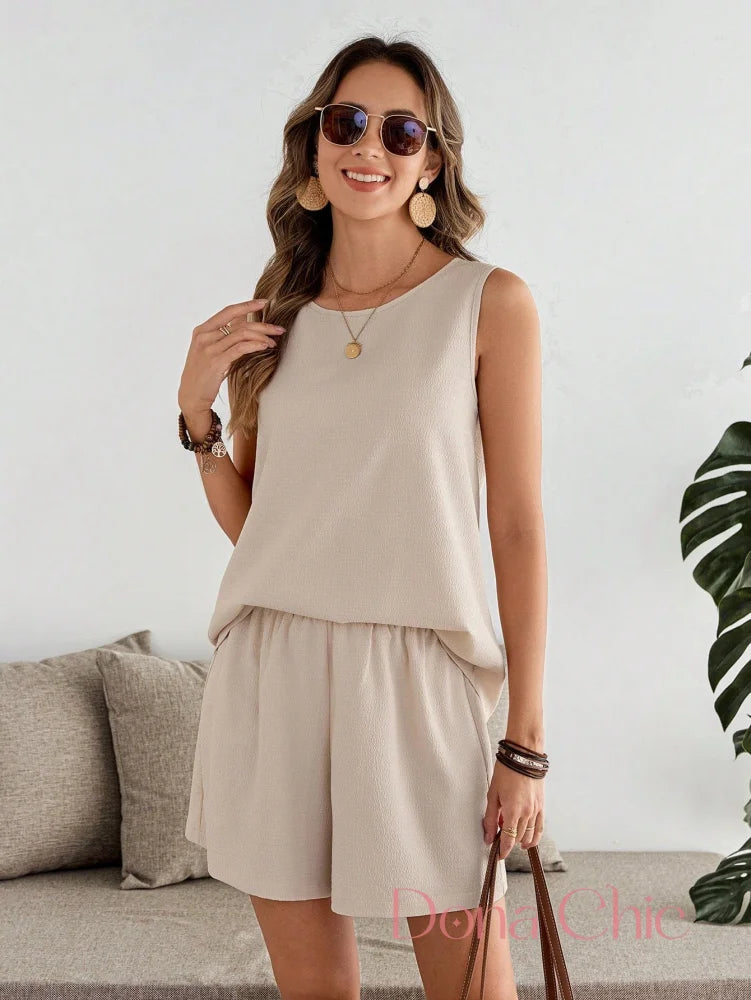 Conjunto Blusa Botões Nas Costas E Short De Cintura Alta Conjunto Blusa Botões Nas Costas E Short De Cintura Alta