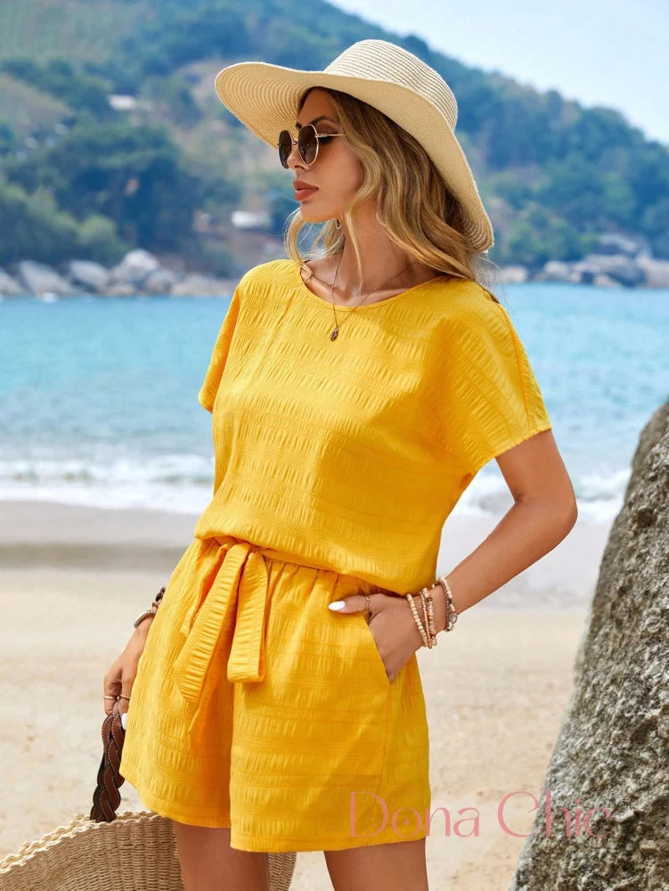 Conjunto Blusa Com Manga Curta E Short Com Cinto Conjunto Blusa Com Manga Curta E Short Com Cinto