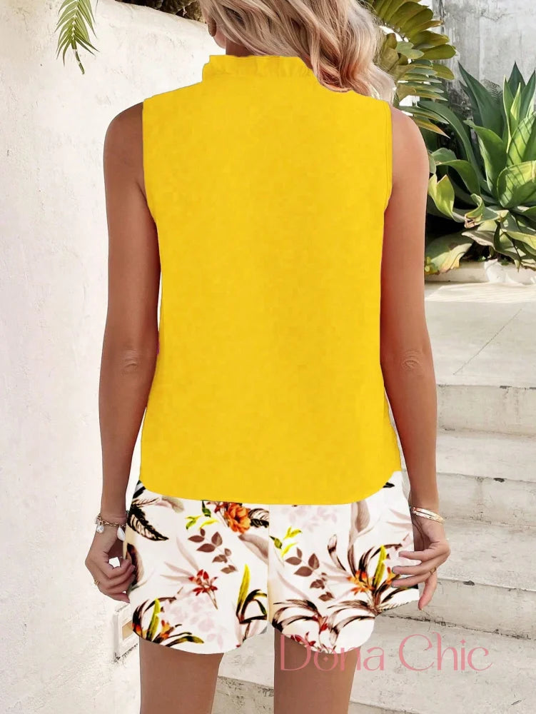 Conjunto Blusa Decote V Com Short Floral Conjunto Blusa Decote V Com Short Floral