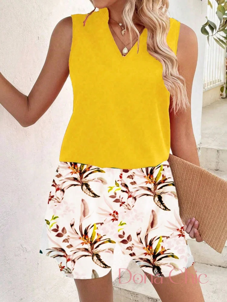 Conjunto Blusa Decote V Com Short Floral Conjunto Blusa Decote V Com Short Floral