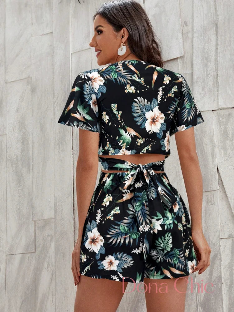 Conjunto Cintura Alta Com Estampa Tropical Elegante Conjunto Floral Tropical com Top Cropped e Shorts