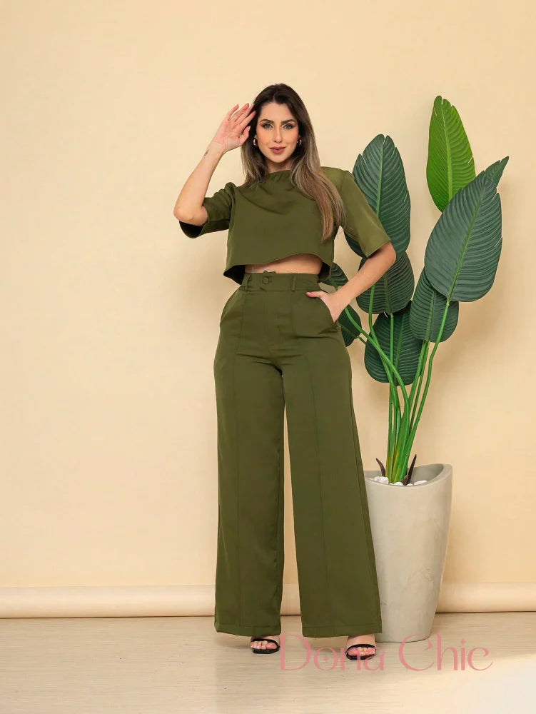 Conjunto Cropped Assimétrico Com Calça De Alfaiataria Conjunto Cropped Assimétrico Com Calça De Alfaiataria