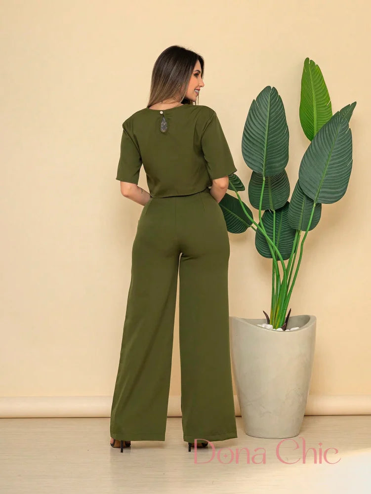 Conjunto Cropped Assimétrico Com Calça De Alfaiataria Conjunto Cropped Assimétrico Com Calça De Alfaiataria