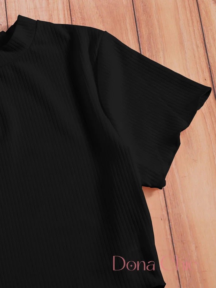 Conjunto Cropped Básico Com Saia Cintura Alta E Laço Conjunto Cropped Básico Com Saia Cintura Alta E Laço