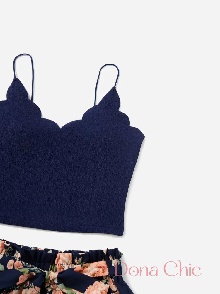 Conjunto Cropped Com Detalhes Ondulados E Short Floral Conjunto Cropped Com Detalhes Ondulados E Short Floral