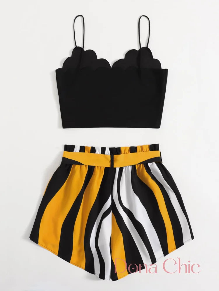 Conjunto Cropped Com Detalhes Ondulados E Short Listrado Conjunto Cropped Com Detalhes Ondulados E Short Listrado