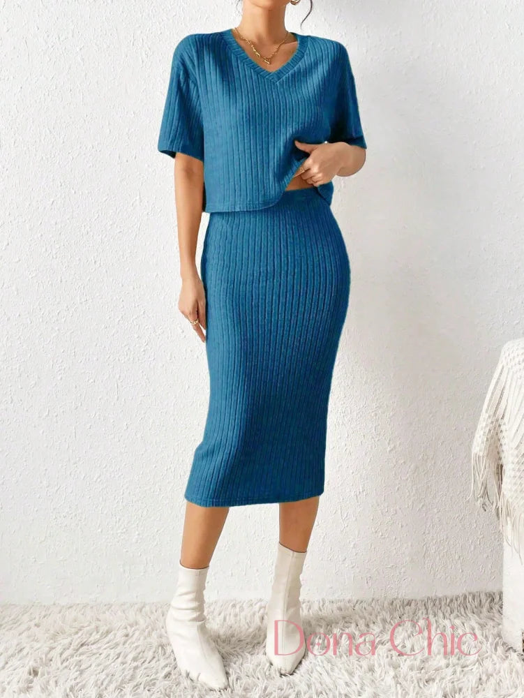 Conjunto Cropped Com Saia Midi Canelada Conjunto Cropped Com Saia Midi Canelada