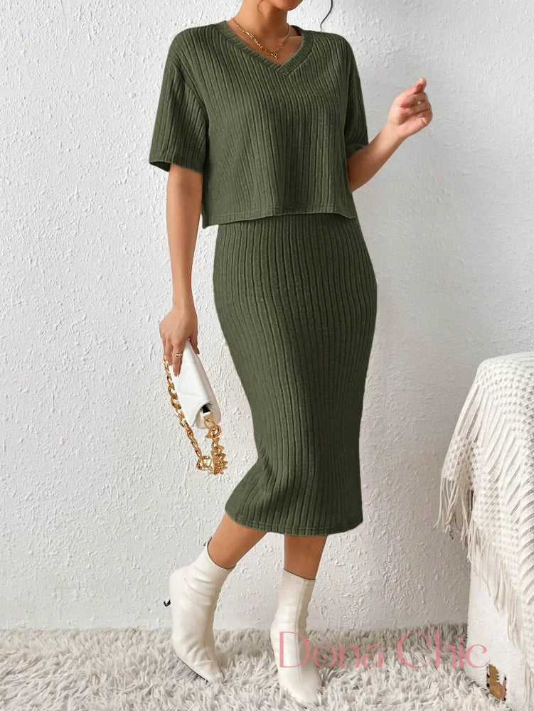 Conjunto Cropped Com Saia Midi Canelada Conjunto Cropped Com Saia Midi Canelada