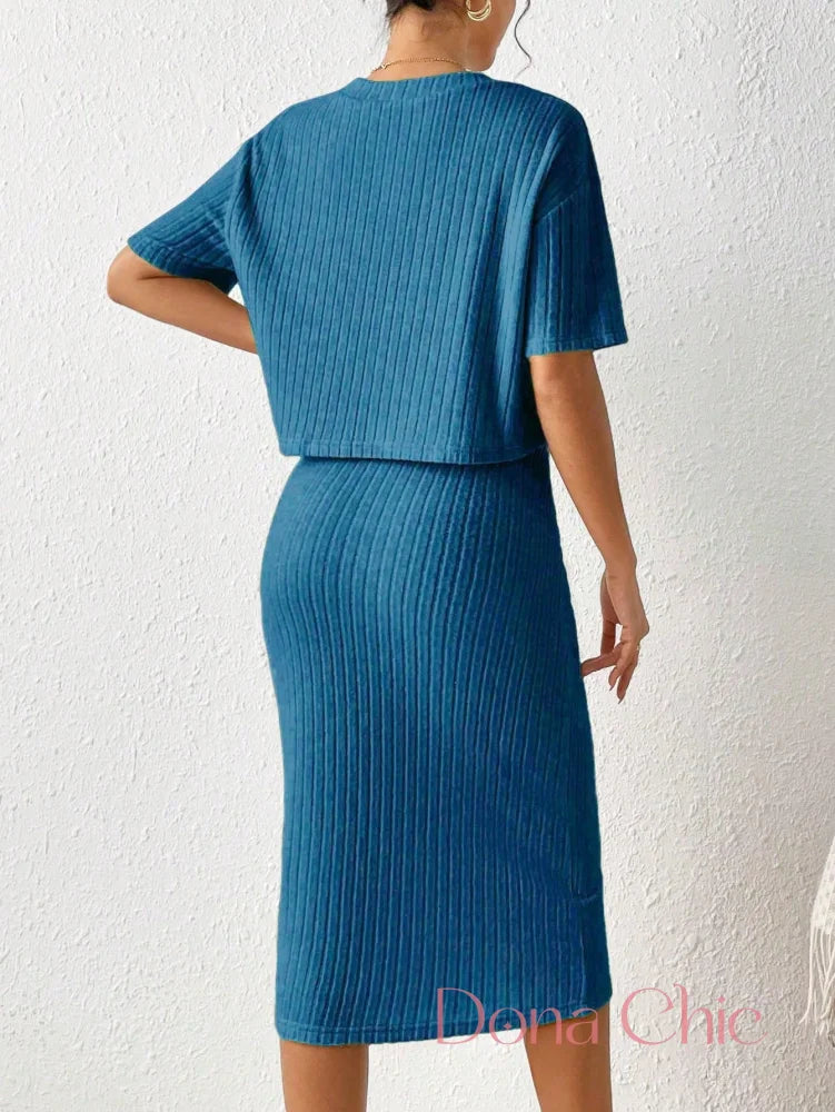 Conjunto Cropped Com Saia Midi Canelada Conjunto Cropped Com Saia Midi Canelada