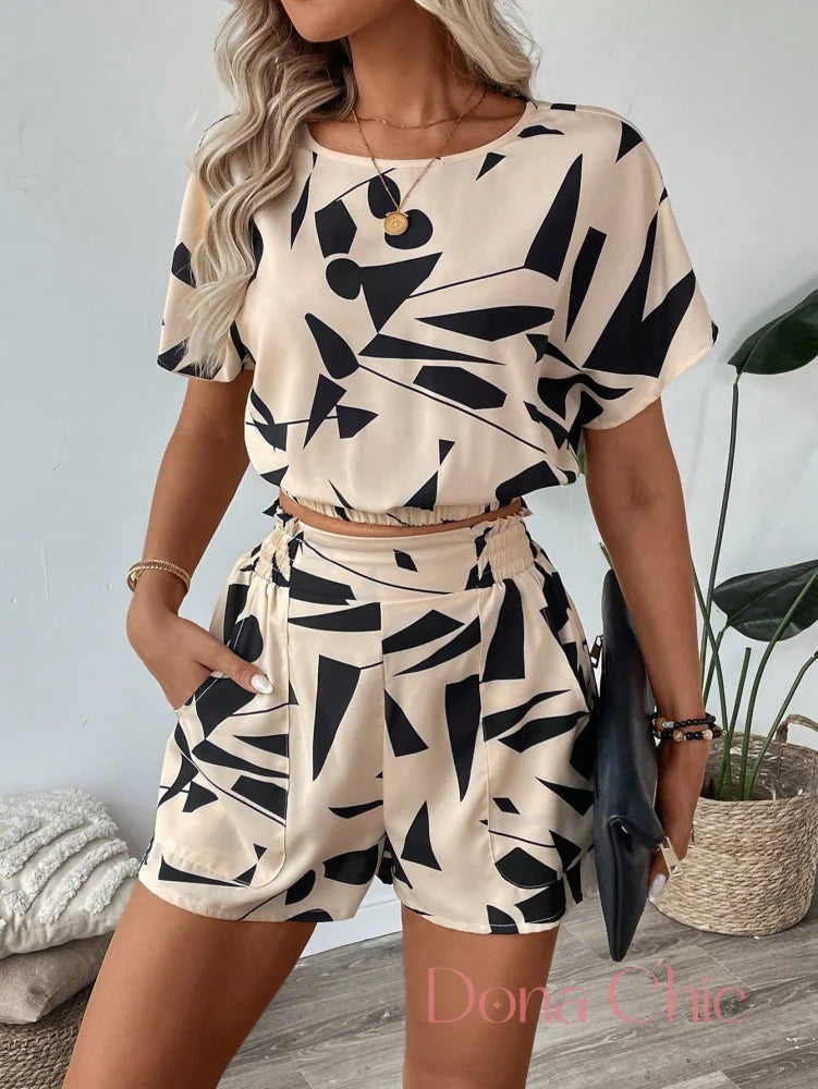 Conjunto Cropped Estampado Com Shorts De Bolsos Conjunto Cropped Estampado Com Shorts De Bolsos