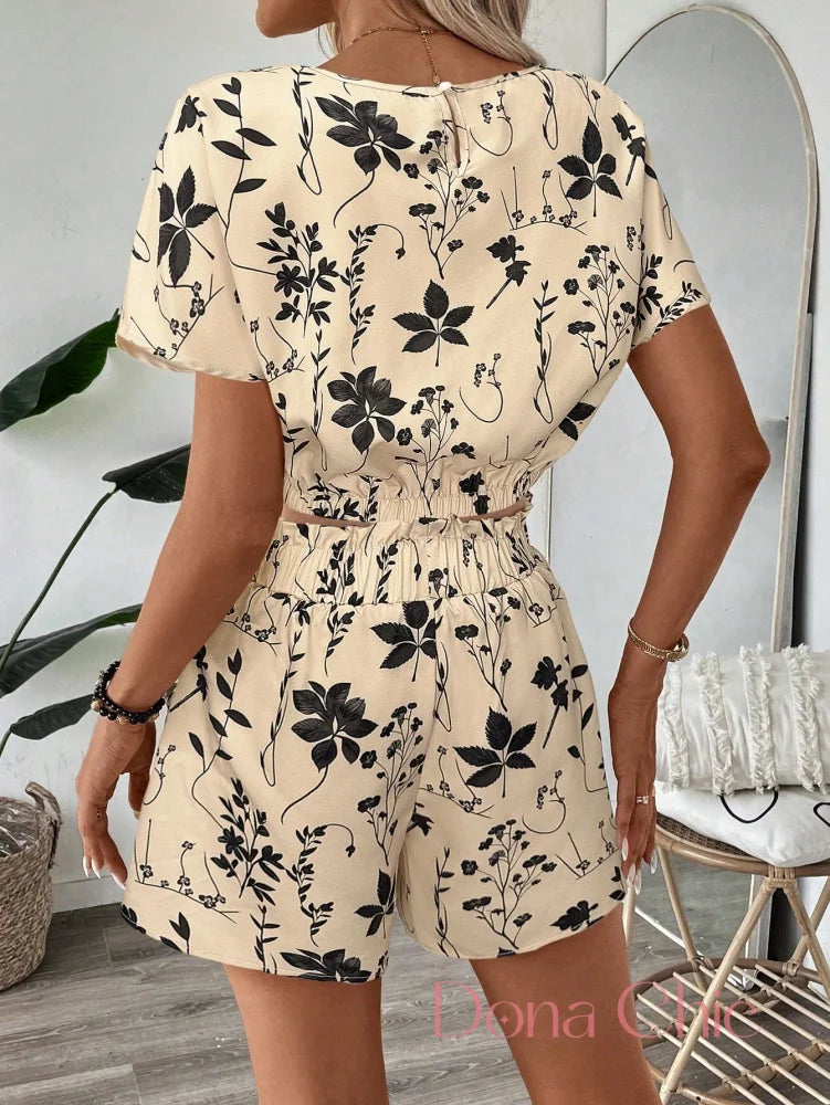 Conjunto Cropped Estampado Com Shorts De Bolsos Conjunto Cropped Estampado Com Shorts De Bolsos