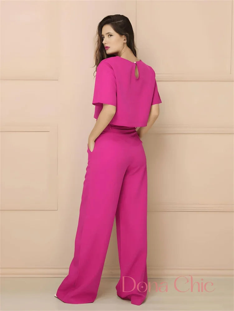 Conjunto Cropped Minimalista Com Calça Reta Elegante Conjunto Cropped Minimalista Com Calça Reta Elegante