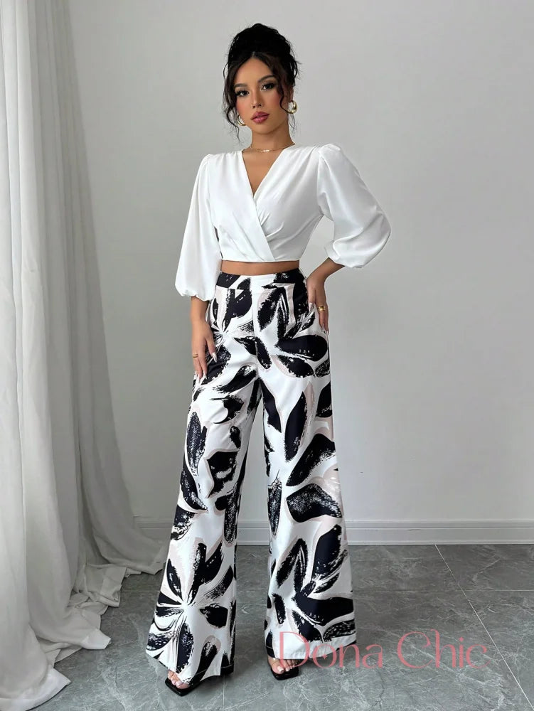 Conjunto Cropped Transpassado Com Calça Estampada Conjunto Elegante com Blusa Bufante e Calça Wide Leg Floral