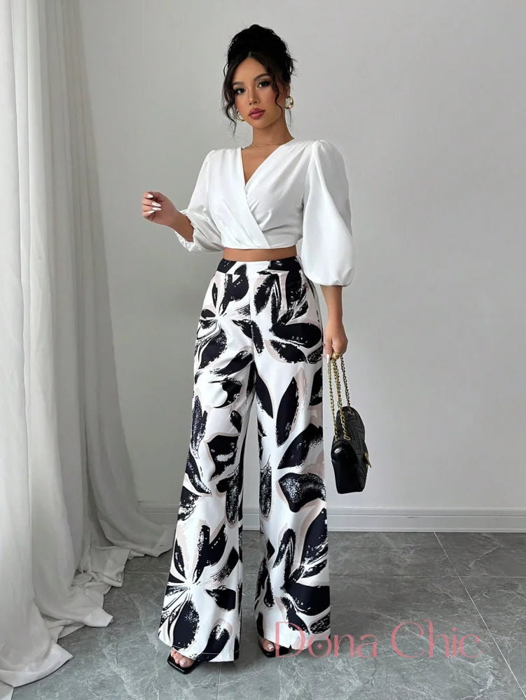 Conjunto Cropped Transpassado Com Calça Estampada Conjunto Elegante com Blusa Bufante e Calça Wide Leg Floral