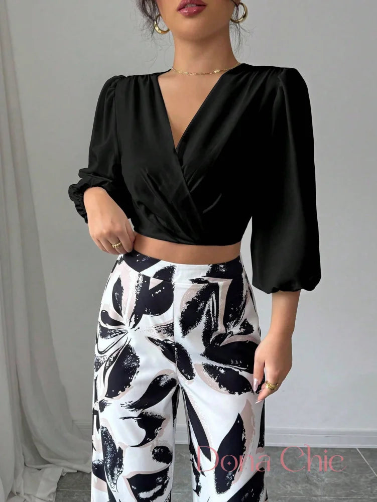 Conjunto Cropped Transpassado Com Calça Estampada Conjunto Elegante com Blusa Bufante e Calça Wide Leg Floral