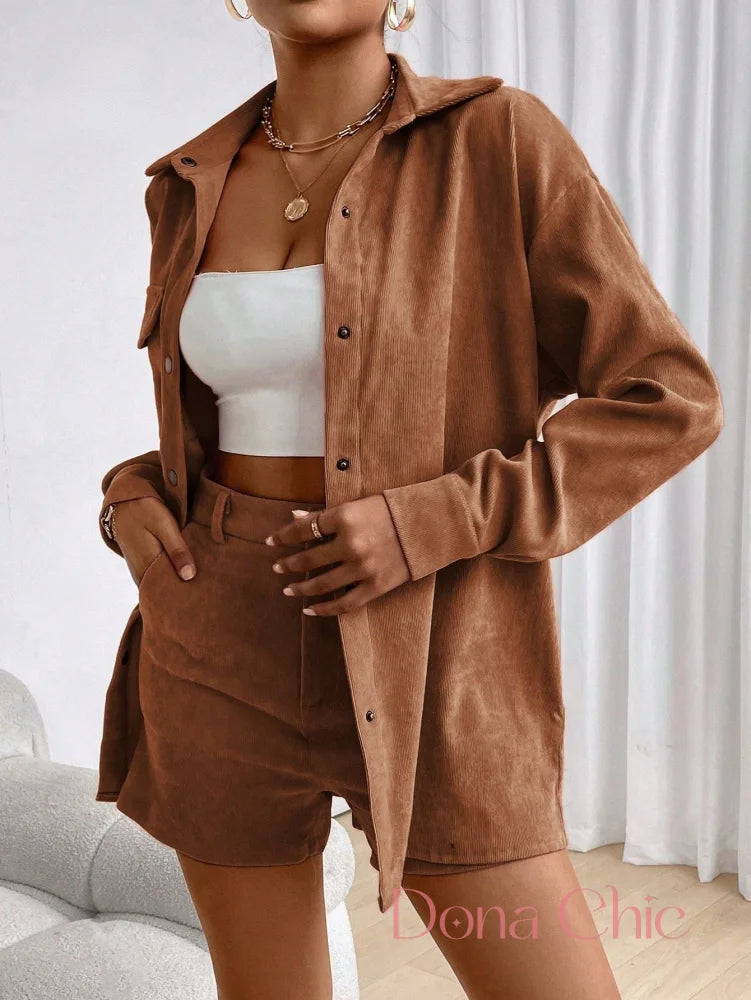 Conjunto De Alfaiataria Com Camisa E Short Moderno Conjunto De Alfaiataria Com Camisa E Short Moderno