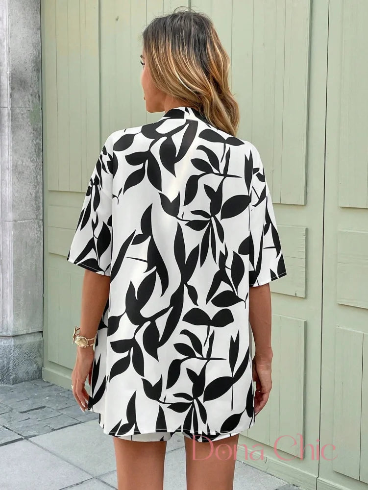 Conjunto Kimono Estampado Com Top Branco E Shorts Conjunto Kimono Estampado Com Top Branco E Shorts