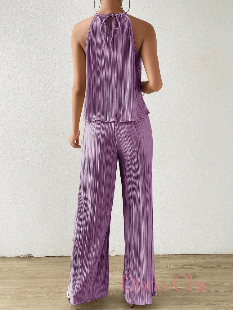 Conjunto Plissado Com Blusa Halter E Calça Ampla Conjunto Plissado Com Blusa Halter E Calça Ampla