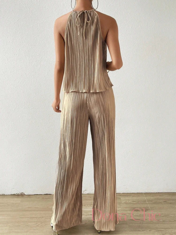 Conjunto Plissado Com Blusa Halter E Calça Ampla Conjunto Plissado Com Blusa Halter E Calça Ampla