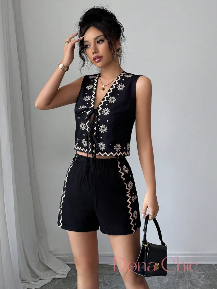 Conjunto Top Laço Frontal E Short Estampado Geométrico Conjunto Top Laço Frontal E Short Estampado Geométrico