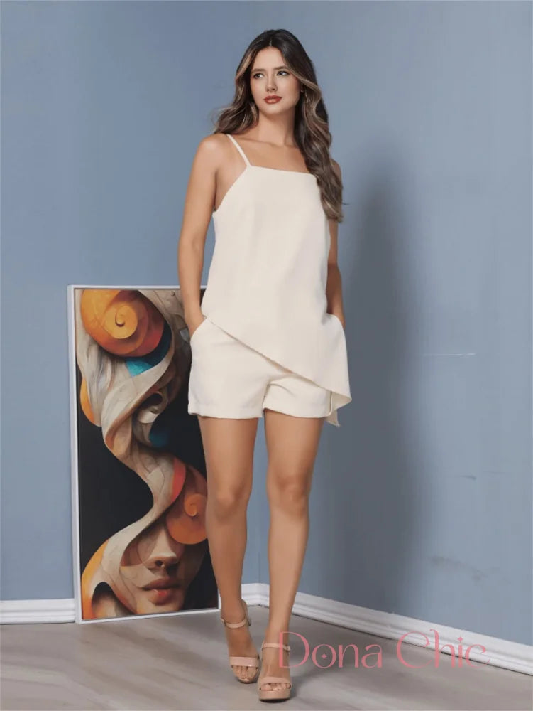 Conjunto Assimétrico Com Regata Solta E Short Clássico Bege / P Conjunto Assimétrico Com Regata Solta E Short Clássico