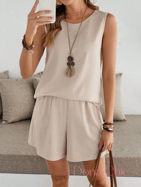 Conjunto Blusa Botões Nas Costas E Short De Cintura Alta Conjunto Blusa Botões Nas Costas E Short De Cintura Alta