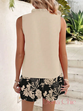 Conjunto Blusa Decote V Com Short Floral Conjunto Blusa Decote V Com Short Floral