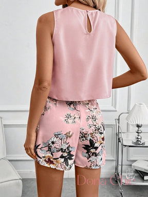 Conjunto Blusa Lisa Com Short Floral E Babado Duplo Conjunto Blusa Lisa Com Short Floral E Babado Duplo