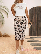 Conjunto Camiseta Estampada Com Saia Animal Print Marrom Claro / P Conjunto Camiseta Estampada Com Saia Animal Print