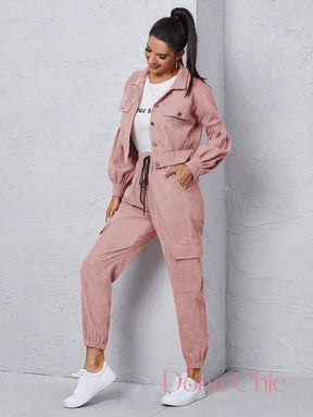 Conjunto Com Jaqueta Cropped E Calça Jogger Bolsos Conjunto Com Jaqueta Cropped E Calça Jogger Bolsos