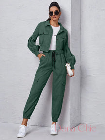 Conjunto Com Jaqueta Cropped E Calça Jogger Bolsos Verde / P Conjunto Com Jaqueta Cropped E Calça Jogger Bolsos
