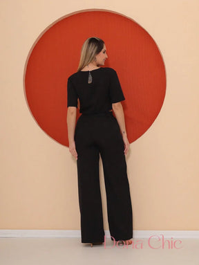 Conjunto Cropped Assimétrico Com Calça De Alfaiataria Conjunto Cropped Assimétrico Com Calça De Alfaiataria