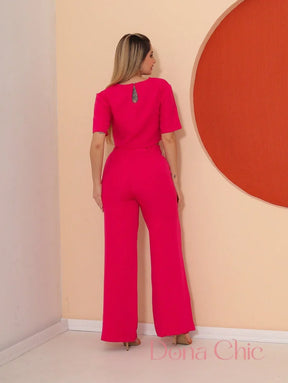 Conjunto Cropped Assimétrico Com Calça De Alfaiataria Conjunto Cropped Assimétrico Com Calça De Alfaiataria