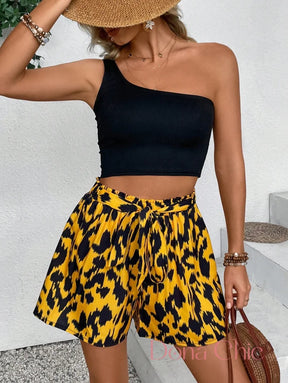 Conjunto Cropped Assimétrico Com Short Animal Print Conjunto Cropped Assimétrico Com Short Animal Print