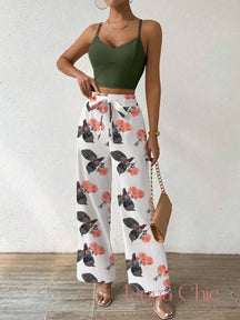 Conjunto Cropped Com Calça Pantalona Floral Charmosa Verde / P Conjunto Floral com Top Cropped e Calça Wide Leg