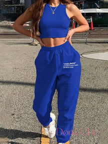 Conjunto Cropped Com Detalhe Em Estampa E Calça Jogger Azul / P Conjunto Cropped Com Detalhe Em Estampa E Calça Jogger