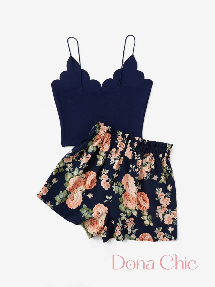 Conjunto Cropped Com Detalhes Ondulados E Short Floral Conjunto Cropped Com Detalhes Ondulados E Short Floral