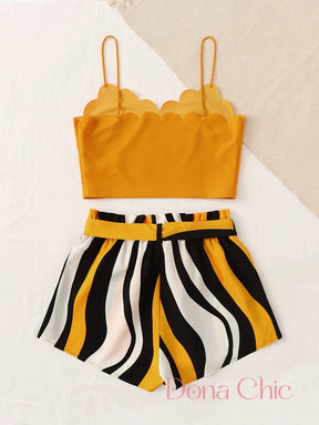 Conjunto Cropped Com Detalhes Ondulados E Short Listrado Conjunto Cropped Com Detalhes Ondulados E Short Listrado