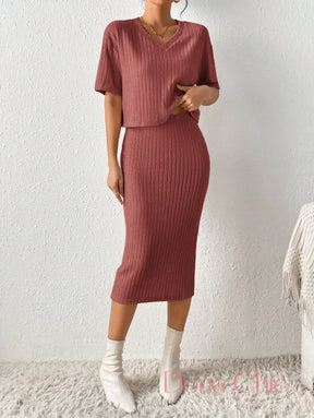 Conjunto Cropped Com Saia Midi Canelada Conjunto Cropped Com Saia Midi Canelada