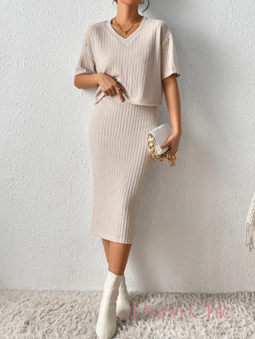 Conjunto Cropped Com Saia Midi Canelada Conjunto Cropped Com Saia Midi Canelada