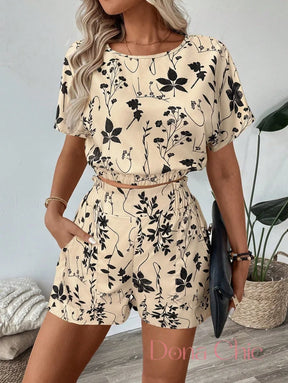 Conjunto Cropped Estampado Com Shorts De Bolsos Conjunto Cropped Estampado Com Shorts De Bolsos