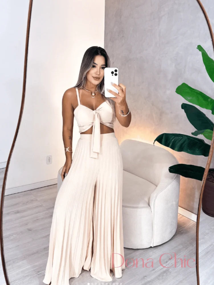 Conjunto Cropped Laço Frontal Com Calça Plissada Fluida Damasco / P Conjunto Estampado Geométrico Com Blusa Solta