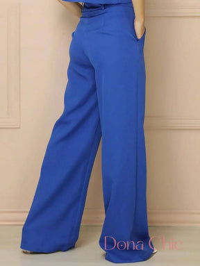 Conjunto Cropped Minimalista Com Calça Reta Elegante Conjunto Cropped Minimalista Com Calça Reta Elegante