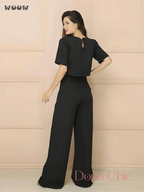 Conjunto Cropped Minimalista Com Calça Reta Elegante Conjunto Cropped Minimalista Com Calça Reta Elegante