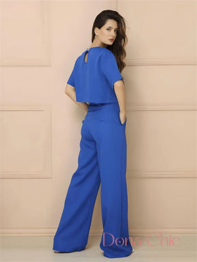 Conjunto Cropped Minimalista Com Calça Reta Elegante Conjunto Cropped Minimalista Com Calça Reta Elegante