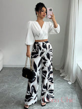Conjunto Cropped Transpassado Com Calça Estampada Branco / P Conjunto Elegante com Blusa Bufante e Calça Wide Leg Floral