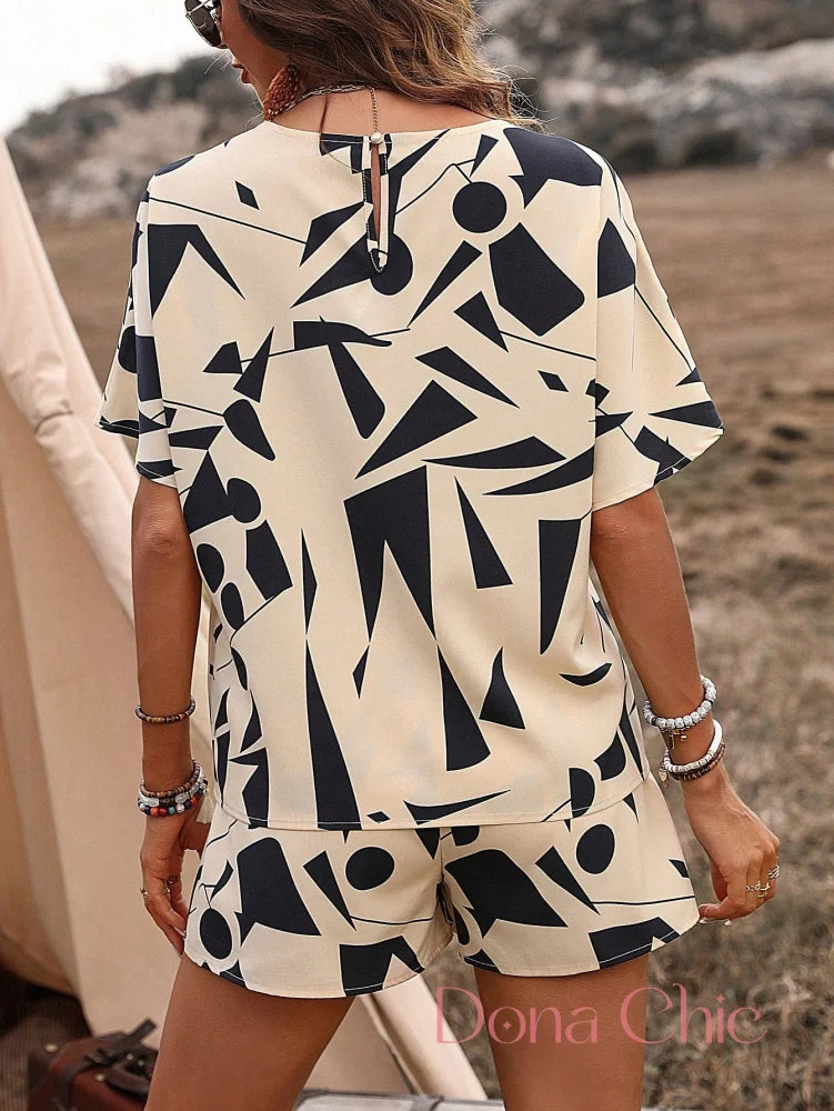 Conjunto Estampado Geométrico Com Blusa Solta Conjunto Estampado Geométrico Com Blusa Solta