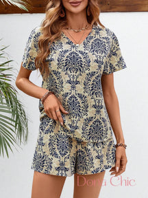 Conjunto Estampado Geométrico Com Caimento Leve Caqui / P Conjunto Geométrico com Blusa Manga Morcego e Shorts