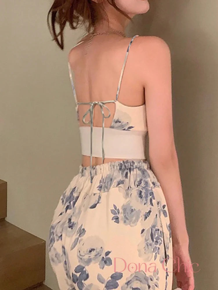 Conjunto Floral Com Alças Finas E Calça Solta Conjunto Floral Com Alças Finas E Calça Solta
